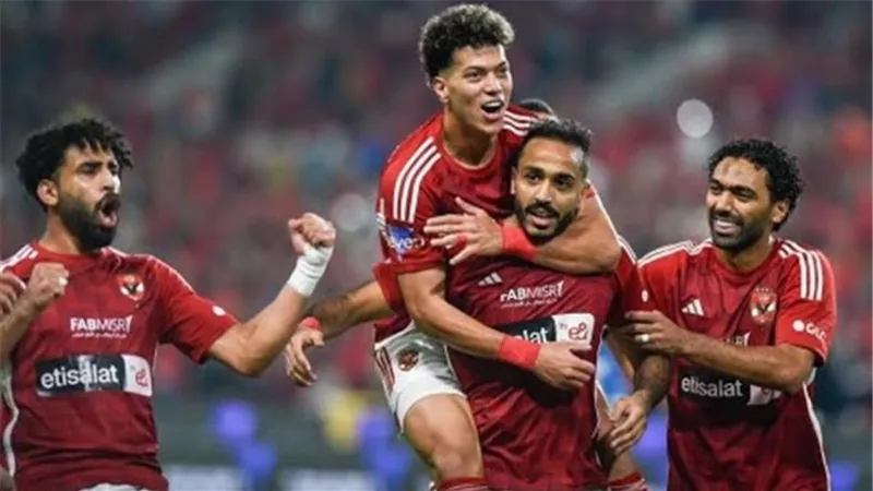 الأهلي يحسم عروض أوروبية وخليجية لرحيل 5 نجوم في يناير