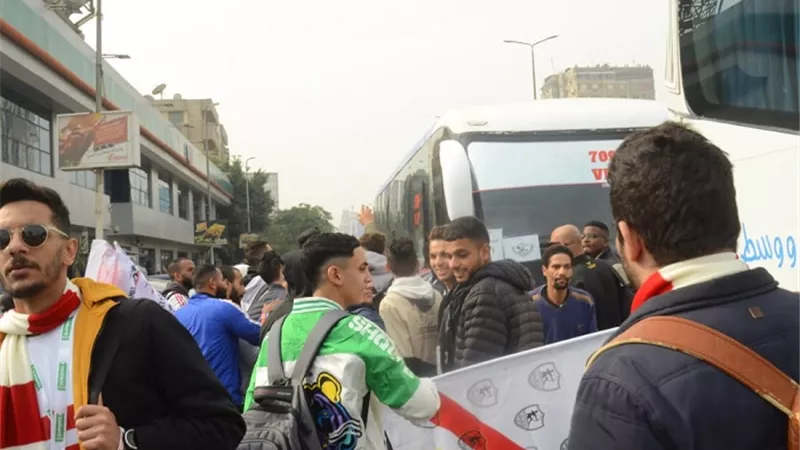 الزمالك يخصص حافلات لنقل جماهيره لملعب برج العرب