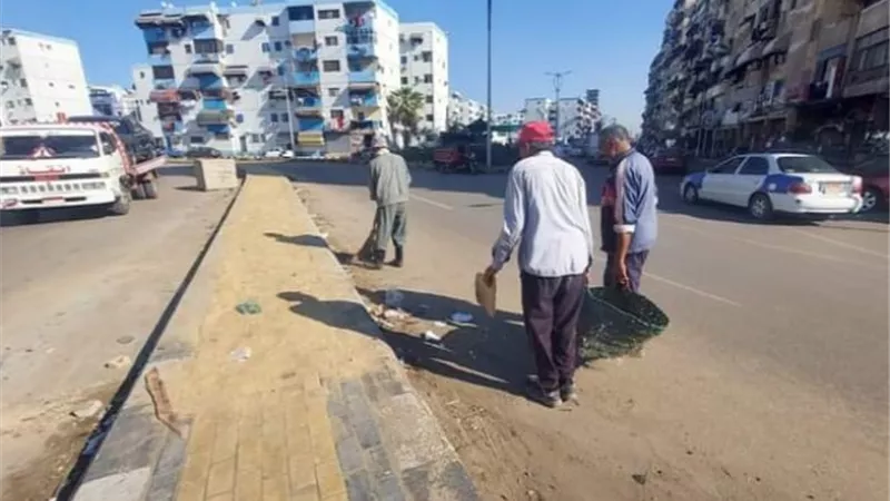 حملات النظافة بالأحياء الشعبية ببورسعيد لاتكل ولاتعرف الكسل