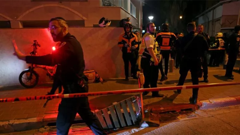 دوي انفجارات في حيفا ونهاريا وانطلاق صفارات الإنذار في شمال إسرائيل