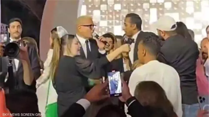 أولى جلسات محاكمة الشاب المصفوع من عمرو دياب.. اليوم