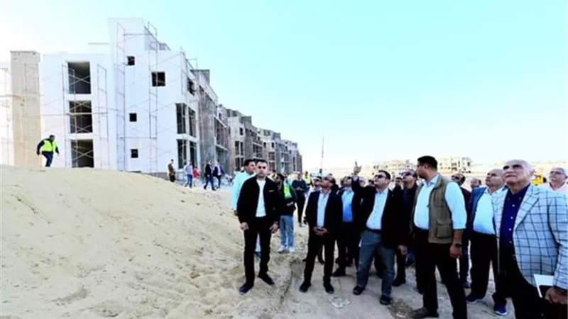 وزير الإسكان يواصل جولته التفقدية بالساحل الشمالى الغربى