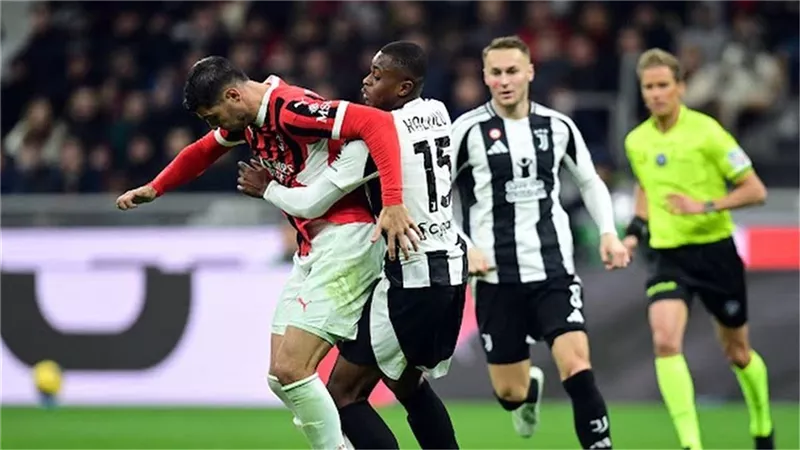 التعادل السلبي يحسم قمة الدوري الإيطالي بين ميلان ويوفنتوس
