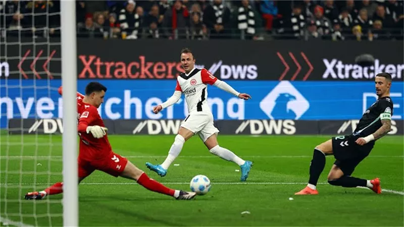 بمشاركة مرموش.. فرانكفورت يفوز علي فيردر بريمن في الدوري الألماني