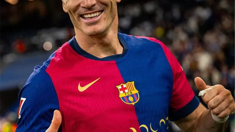 رافينيا يصنع وليفاندوفسكي يعزز تقدم برشلونة ضد سيلتا فيجو .. شاهد
