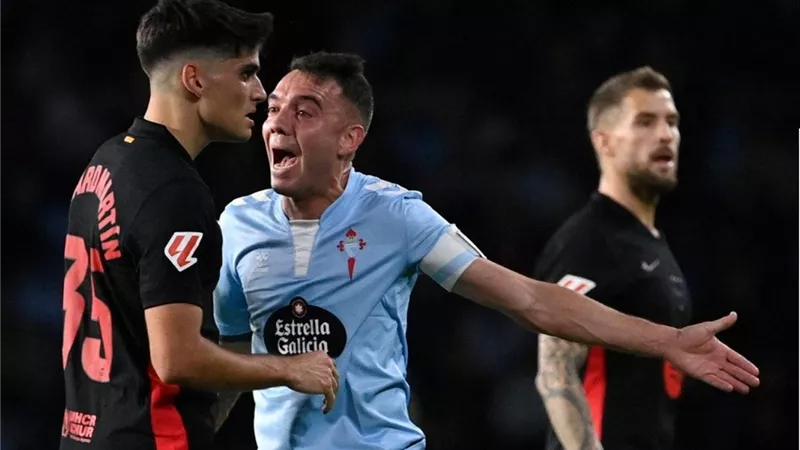 برشلونة ضد سيلتا فيجو .. شاهد كاسادو يخرج بالبطاقة الحمراء