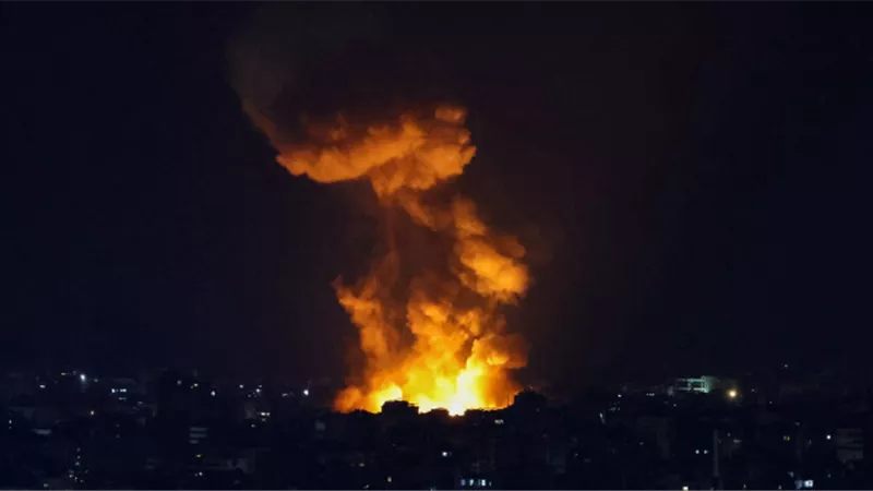 20 قتيلاً في غارة إسرائيلية عنيفة على وسط بيروت