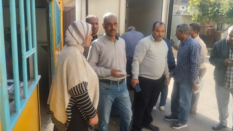 محافظ أسيوط يكلف رؤساء المراكز بفتح منافذ للسلع الغذائية