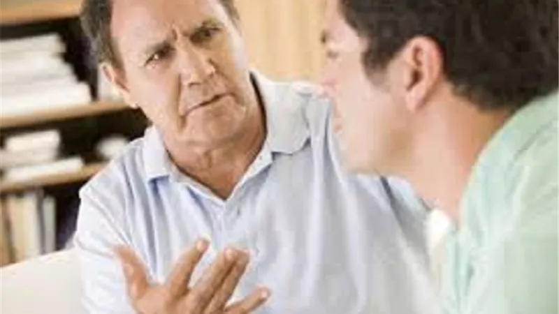 ضوابط شرعية واجبة عند إثناء الولد ابيه عن الزواج من اخرى
