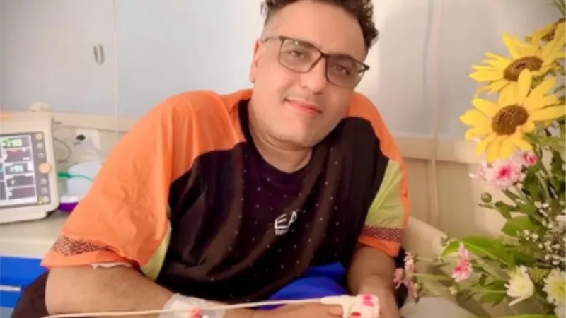 تامر حسنى وحماقى ومصطفى كامل أول الحاضرين جنازة محمد رحيم