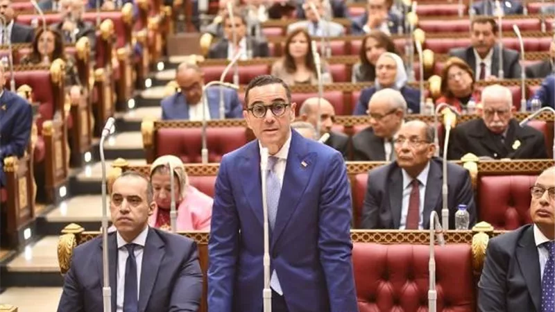وزير الاستثمار يستعرض سياسات الدولة الهادفة للتيسيرعلى المستثمرين وتيسير حركة التجارة الخارجية لمصر