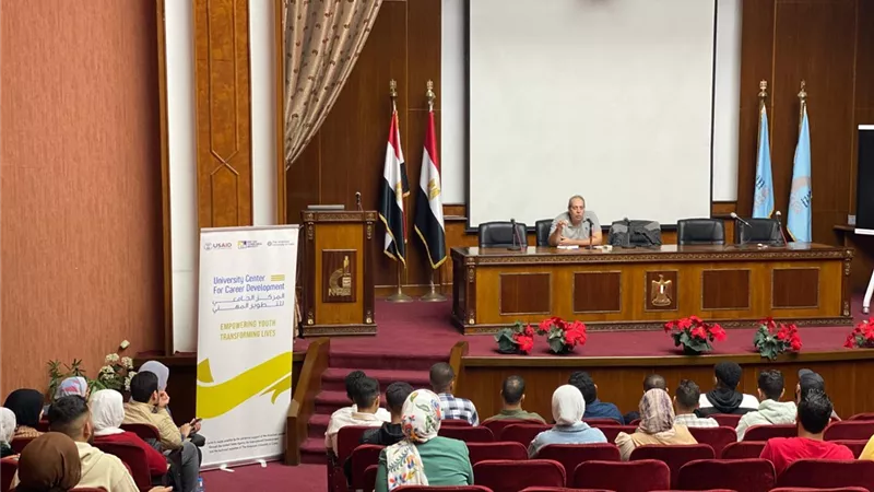 طلاب بني سويف التكنولوجية فى زياره للمركز القومي للبحوث