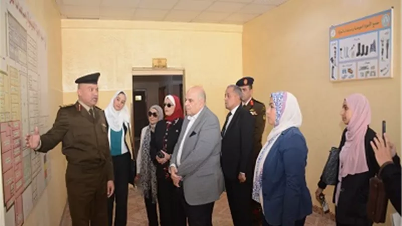 وفد من ٦ كليات بجامعة القاهرة يزور جمعية المحاربين القدماء
