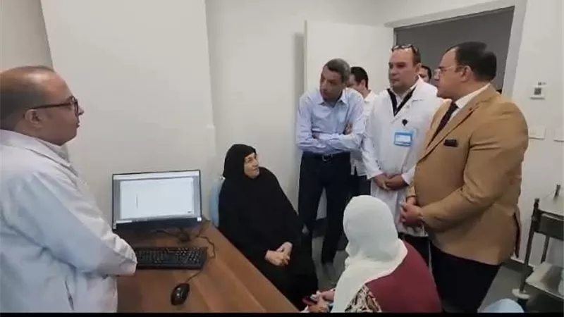 محافظ السويس يؤكد علي المتابعة لبدء تطبيق منظومة التأمين الصحي