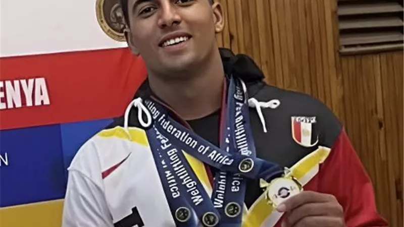 طالب بجامعة أسيوط