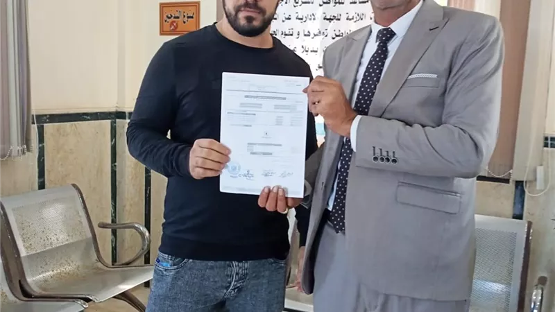 محافظ كفرالشيخ: تسليم 33 نموذج (8) للتصالح في مخالفات البناء