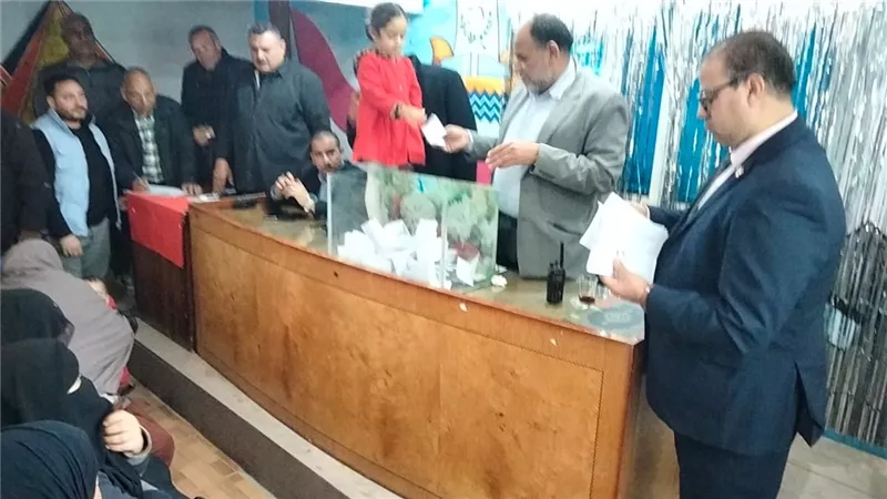محافظ كفرالشيخ يعلن أسماء الفائزين في قرعة ترخيص 20 سيارة أجرة