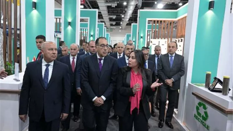 مدبولي يشهد افتتاح المعرض المصاحب للملتقى والمعرض الدولي للصناعة