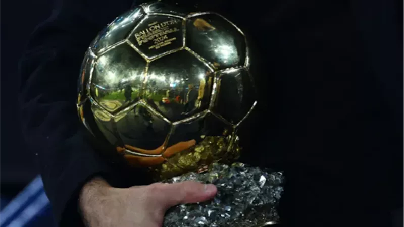 رئيس ريال مدريد يكشف سبب مقاطعة النادي حفل الكرة الذهبية