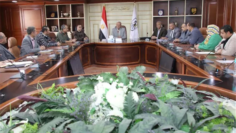 بحث إقامة سوق اليوم الواحد ببنى سويف