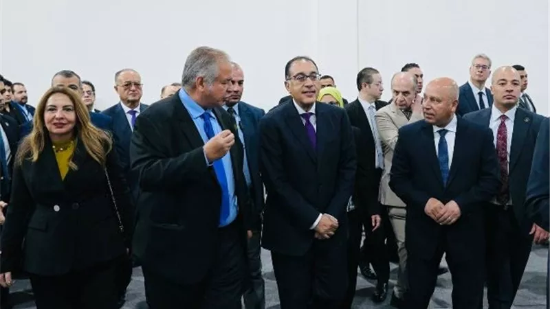 رئيس الوزراء يفتتح مؤتمر ومعرض 