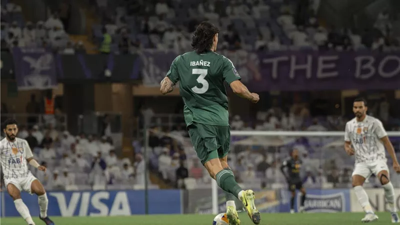 العين الاماراتى يواصل السقوط بالهزيمة أمام الأهلى السعودى بثنائية