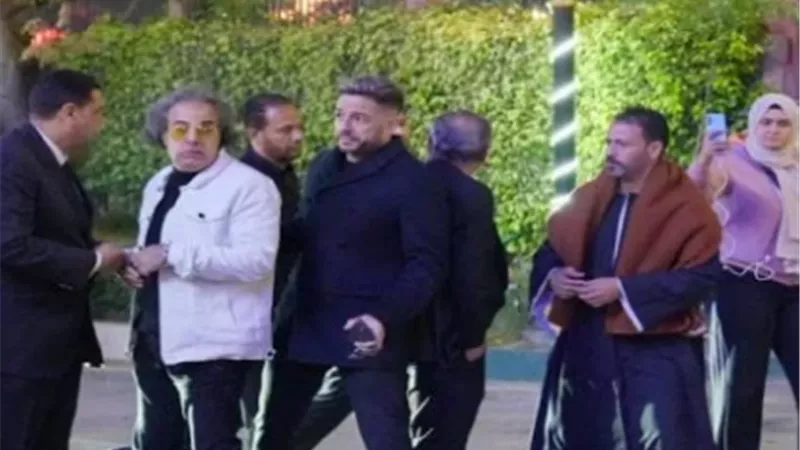 بالصور..حماقى ورامى جمال والشاعرى فى عزاء محمد رحيم