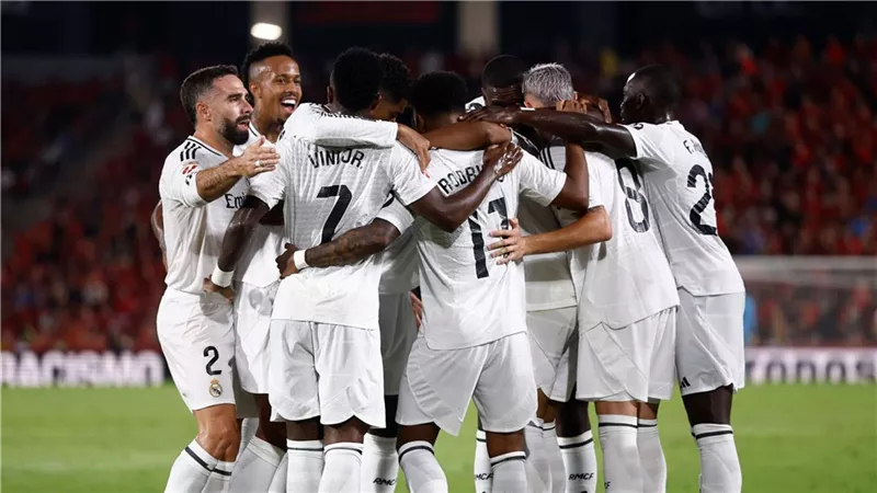 أنشيلوتى يعلن قائمة ريال مدريد لمواجهة ليفربول بدورى أبطال أوروبا