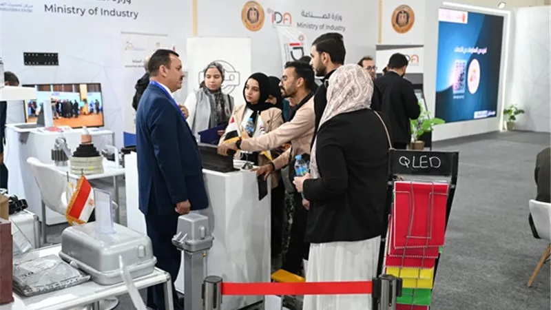 إقبال كبير من المصنعين المحليين على المعرض السلبي لوزارة الصناعة