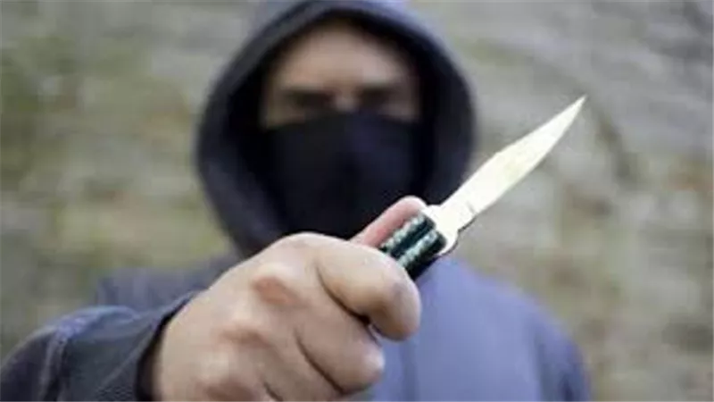 ما المقصود بالسلاح الأبيض؟