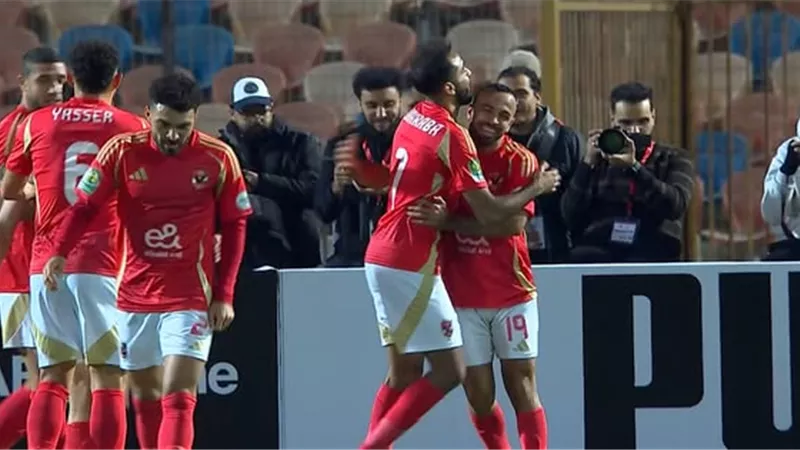 الأهلى يتقدم على استاد أبيدجان بثلاثية فى الشوط الأول.. فيديو