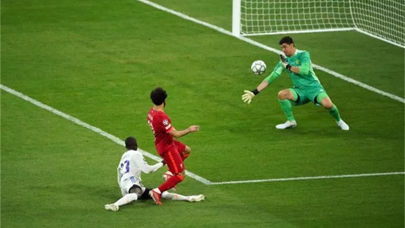 كورتوا: يجب مراقبة محمد صلاح .. وليفربول لديه ثأر مع ريال مدريد