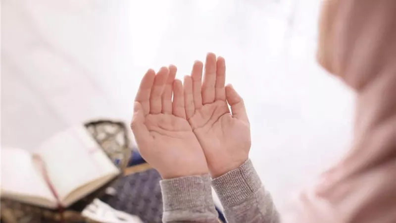 اللهم اجعل لنا من كل ضيق مخرجا وارزقنا من حيث لا نحتسب