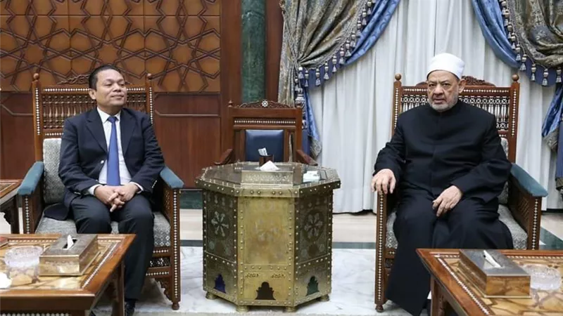شيخ الأزهر يستقبل السفير الماليزي لتنفيذ بروتوكولات التعاون