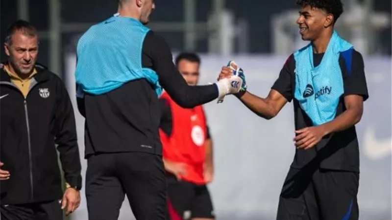 بعد غيابه عن موقعة بريست.. لامين يامال يعود لتدريبات برشلونة