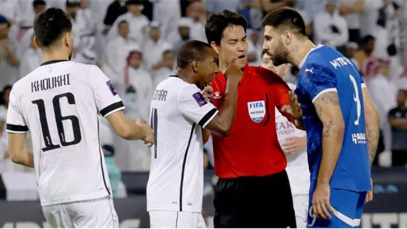 قرار حاسم من الاتحاد الأسيوي بعد احداث مباراة السد والهلال