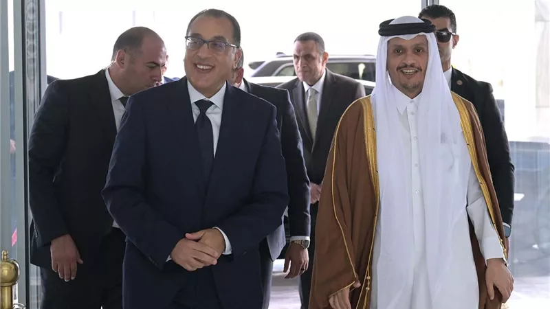 رئيسا وزراء مصر وقطر يترأسان جلسةمباحثات موسعة لمناقشة التعاون المشترك