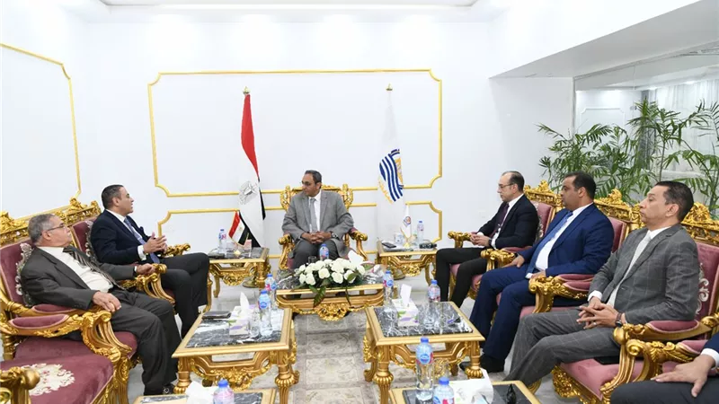 محافظ قنا يستقبل مساعد وزير العدل لتنظيم قافلة طبية وندوة تثقيفية