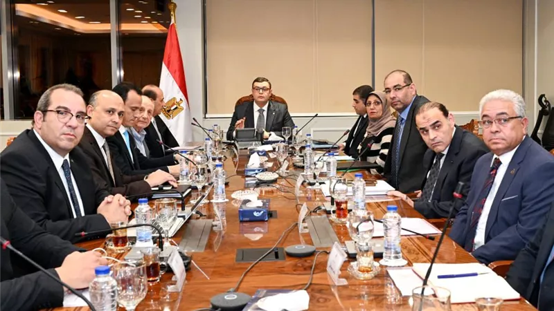 وزير الإسكان يناقش تفاصيل تطوير موقع 