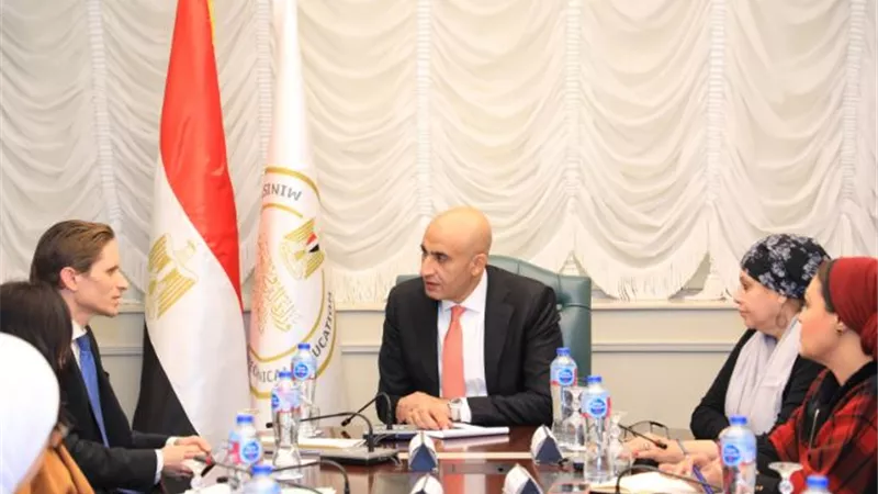 وزير التعليم يبحث التعاون مع المستشار الثقافي لسفارة ألمانيا