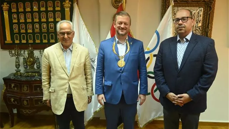 إدريس يمنح رئيس 