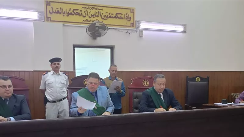 سقوط المعلمة هويدا ونجلتها ب١٩ لفافة هيروين
