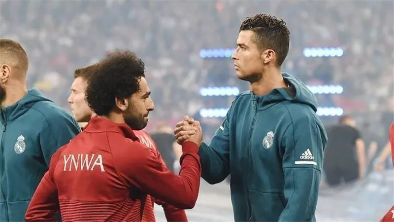محمد صلاح ورونالدو وليفاندوفسكي أبرز المستبعدين من قائمة The Best