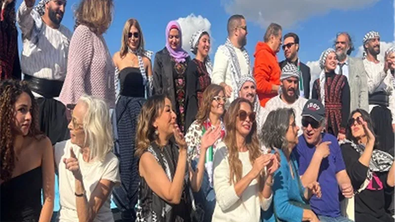 الأزياء الفلسطينية ودبكة «كنعان» يجذبان النجوم بمهرجان الفيوم