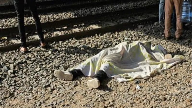 صدمهما القطار.. مصرع شخصين أثناء عبورهما أسفل الطريق الدائري بقليوب