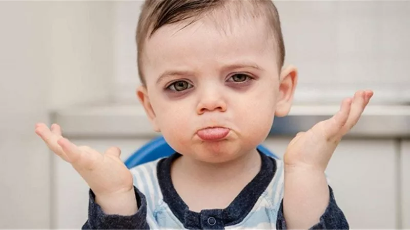 أسباب ظهور الهالات السوداء تحت عيون الأطفال