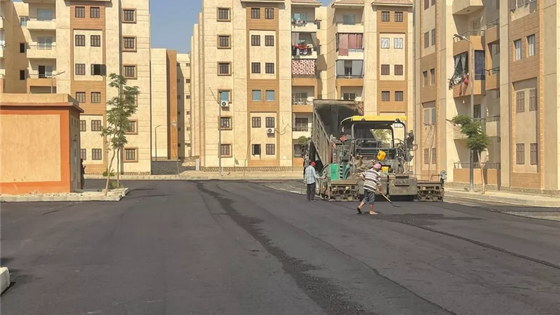 وزير الإسكان: رفع كفاءة الطرق بمدن 15 مايو والشروق وبني سويف