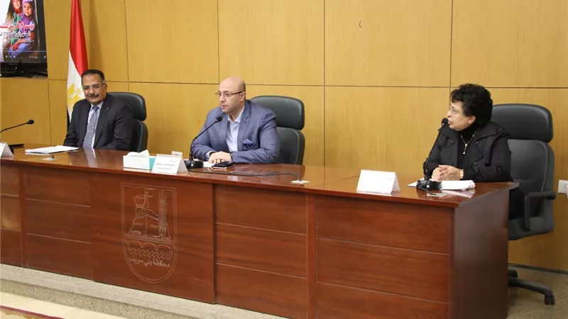 تسليم عقود تمويل مشروعات صغيرة للسيدات حياه كريمه ببنى سويف