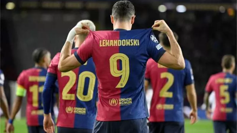 ليفاندوفسكي يقود الهجوم .. تشكيل برشلونة المتوقع أمام لاس بالماس