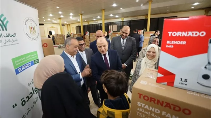 محافظ كفرالشيخ يسلّم اجهزه كهربائىه لـ11فتاة مقبلات على الزواج